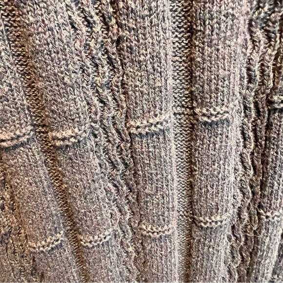 OSCAR DE LA RENTA Cable knit Crew Neck Pullover Sweater. Navy. Size Large - Picture 3 of 4